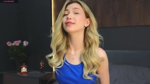 Snapshot of rainauge chatting on 12/11/24, 07:46 Lisa online show from 12/11/24, 07:46