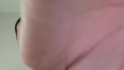 raluca_fr online show from 10/20/25, 07:20