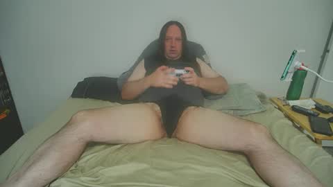 Snapshot of rando1235 chatting on 09/26/25, 03:43 rando1235 online show from 09/26/25, 03:43