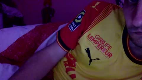 Snapshot of randobad12 chatting on 12/01/24, 09:15 randobad12 online show from 12/01/24, 09:15