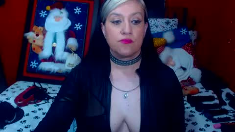 Snapshot of randymaturex01 chatting on 12/22/24, 05:12 Sonia online show from 12/22/24, 05:12