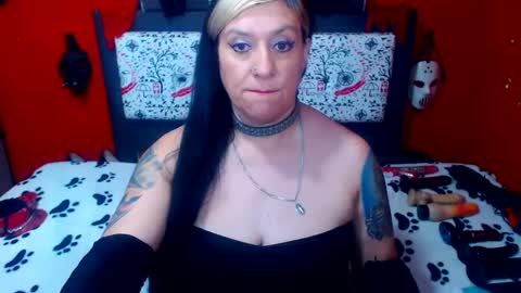 Snapshot of randymaturex01 chatting on 01/24/25, 04:27 Sonia online show from 01/24/25, 04:27