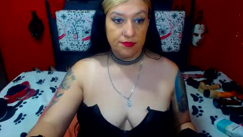 Snapshot of randymaturex01 chatting on 01/29/25, 01:37 Sonia online show from 01/29/25, 01:37