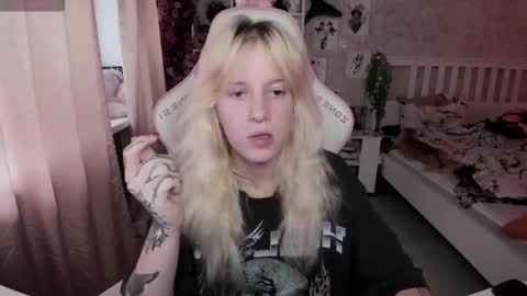 Rapunzel online show from 10/15/25, 01:22