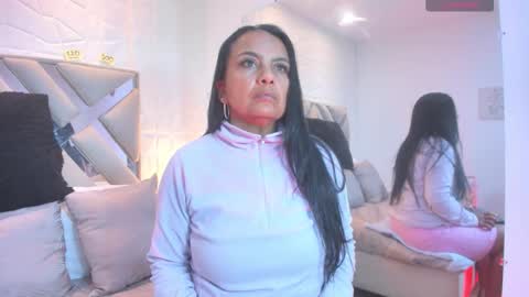 Snapshot of raquel_moore chatting on 09/23/25, 11:35 Raquel Moore online show from 09/23/25, 11:35