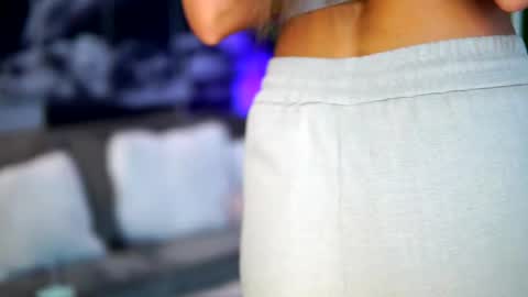 Raquelle online show from 10/10/25, 08:57