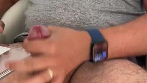 Snapshot of raulmartinez8888 chatting on 12/09/24, 03:54 RM online show from 12/09/24, 03:54