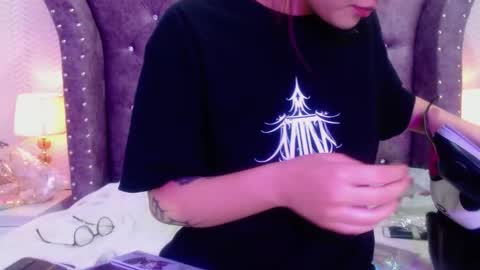 raven_love_ online show from 11/04/25, 07:35