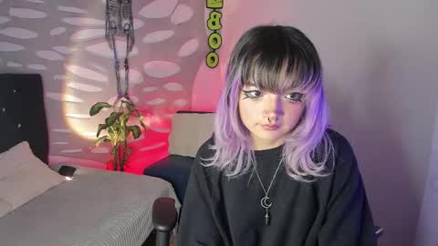 ravencollen online show from 10/20/25, 02:06