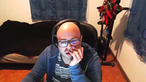 ravingr3d3 online show from 02/19/25, 06:32