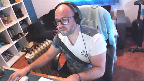 ravingr3d3 online show from 02/25/25, 03:16