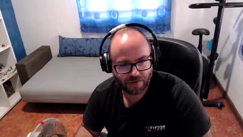 ravingr3d3 online show from 09/28/25, 02:22