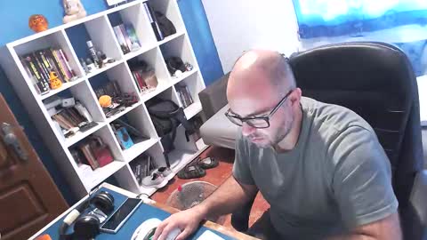 ravingr3d3 online show from 10/13/25, 08:03