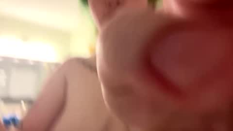 Snapshot of ravyn_xoxo chatting on 01/23/25, 01:45 Ravynn 3 online show from 01/23/25, 01:45