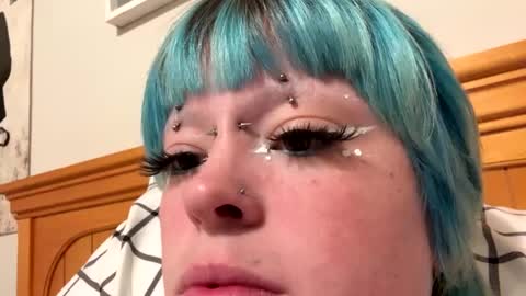 Snapshot of ravyn_xoxo chatting on 09/12/25, 02:17 Ravynn 3 online show from 09/12/25, 02:17