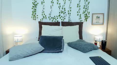 Snapshot of ray_weed chatting on 10/17/25, 11:18 Ray online show from 10/17/25, 11:18