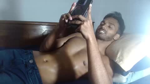 Snapshot of rayannzz chatting on 10/18/25, 03:02 eyan online show from 10/18/25, 03:02