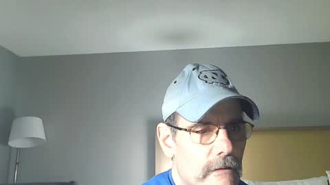Snapshot of raylene4u2 chatting on 12/06/24, 02:02 Ray online show from 12/06/24, 02:02