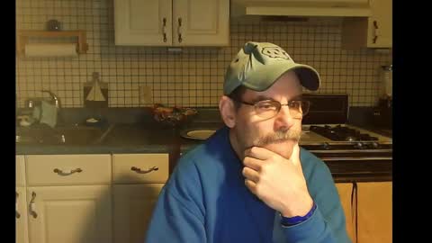 Snapshot of raylene4u2 chatting on 12/11/24, 10:25 Ray online show from 12/11/24, 10:25