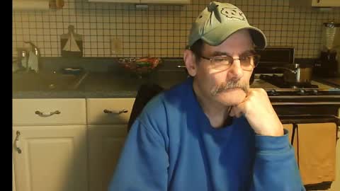 Snapshot of raylene4u2 chatting on 12/16/24, 12:16 Ray online show from 12/16/24, 12:16
