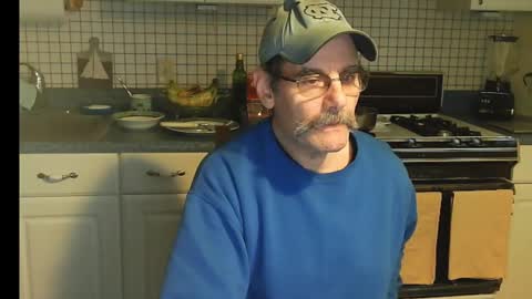 Snapshot of raylene4u2 chatting on 01/14/25, 12:45 Ray online show from 01/14/25, 12:45