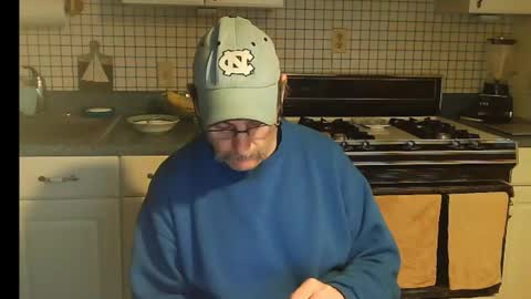 Snapshot of raylene4u2 chatting on 01/16/25, 12:42 Ray online show from 01/16/25, 12:42