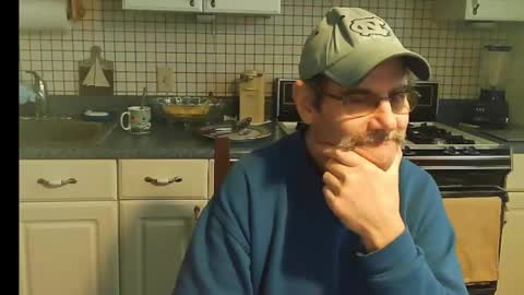 Snapshot of raylene4u2 chatting on 01/17/25, 01:03 Ray online show from 01/17/25, 01:03