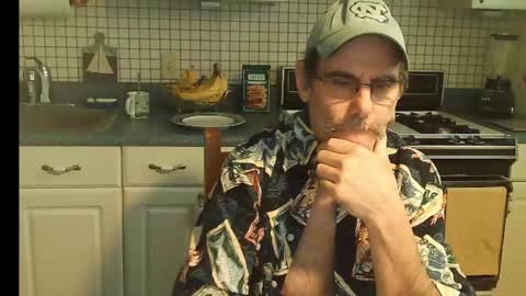Snapshot of raylene4u2 chatting on 01/19/25, 04:25 Ray online show from 01/19/25, 04:25