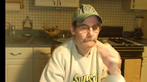 Snapshot of raylene4u2 chatting on 01/25/25, 08:42 Ray online show from 01/25/25, 08:42