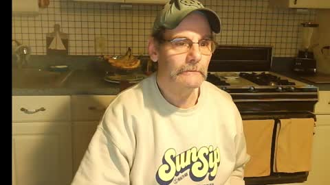 Snapshot of raylene4u2 chatting on 01/26/25, 07:32 Ray online show from 01/26/25, 07:32