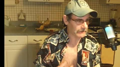 Snapshot of raylene4u2 chatting on 01/27/25, 10:06 Ray online show from 01/27/25, 10:06