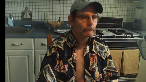 Snapshot of raylene4u2 chatting on 01/27/25, 07:03 Ray online show from 01/27/25, 07:03