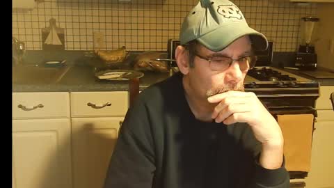Snapshot of raylene4u2 chatting on 02/04/25, 09:49 Ray online show from 02/04/25, 09:49