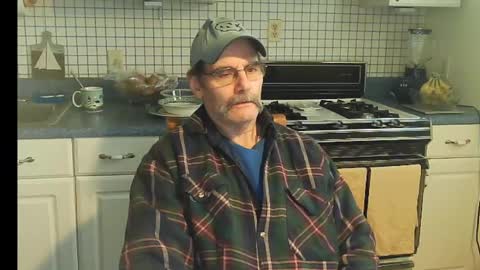 Snapshot of raylene4u2 chatting on 02/19/25, 02:01 Ray online show from 02/19/25, 02:01