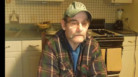 Snapshot of raylene4u2 chatting on 02/24/25, 06:16 Ray online show from 02/24/25, 06:16