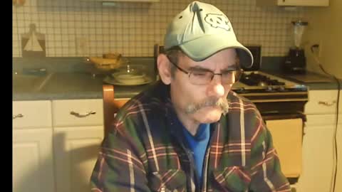 Snapshot of raylene4u2 chatting on 02/24/25, 09:21 Ray online show from 02/24/25, 09:21