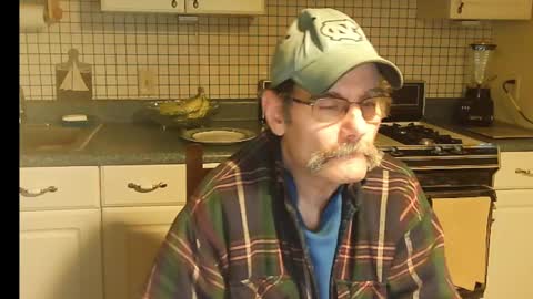 Snapshot of raylene4u2 chatting on 03/09/25, 07:01 Ray online show from 03/09/25, 07:01