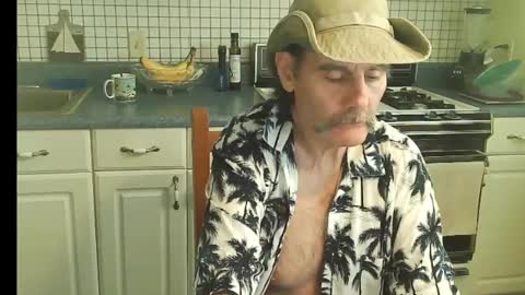 Snapshot of raylene4u2 chatting on 09/08/25, 05:01 Ray online show from 09/08/25, 05:01