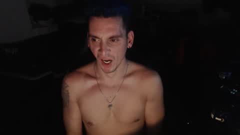 Snapshot of rayzel31 chatting on 10/25/25, 07:52 Rayzel online show from 10/25/25, 07:52