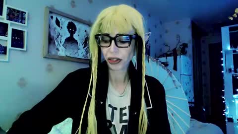 Snapshot of raziel_haze chatting on 01/06/25, 04:26 Yrriel Strife Candy-Demon Caveboy mr. Cringe online show from 01/06/25, 04:26