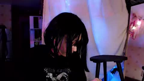 Snapshot of raziel_haze chatting on 01/15/25, 03:18 Yrriel Strife Candy-Demon Caveboy mr. Cringe online show from 01/15/25, 03:18
