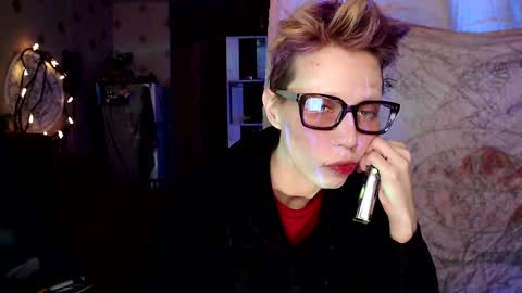 Snapshot of raziel_haze chatting on 01/16/25, 02:09 Yrriel Strife Candy-Demon Caveboy mr. Cringe online show from 01/16/25, 02:09
