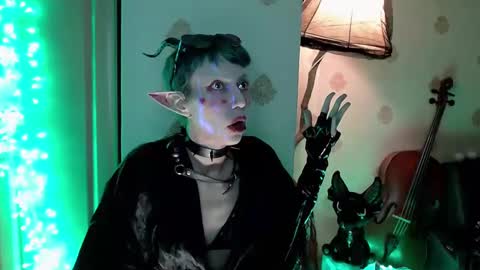 Snapshot of raziel_haze chatting on 02/06/25, 02:58 Yrriel Strife Candy-Demon Caveboy mr. Cringe online show from 02/06/25, 02:58