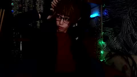Snapshot of raziel_haze chatting on 02/17/25, 03:36 Yrriel Strife Candy-Demon Caveboy mr. Cringe online show from 02/17/25, 03:36