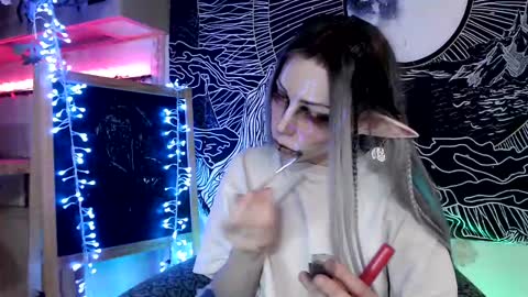 Snapshot of raziel_haze chatting on 03/06/25, 11:20 Yrriel Strife Candy-Demon Caveboy mr. Cringe online show from 03/06/25, 11:20