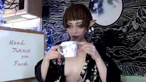 Snapshot of raziel_haze chatting on 03/08/25, 09:17 Yrriel Strife Candy-Demon Caveboy mr. Cringe online show from 03/08/25, 09:17