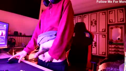 Snapshot of rcomi4 chatting on 11/02/25, 05:04 rcomi4 online show from 11/02/25, 05:04