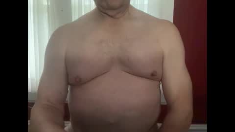 Snapshot of rdubro chatting on 02/15/25, 04:01 rdubro online show from 02/15/25, 04:01