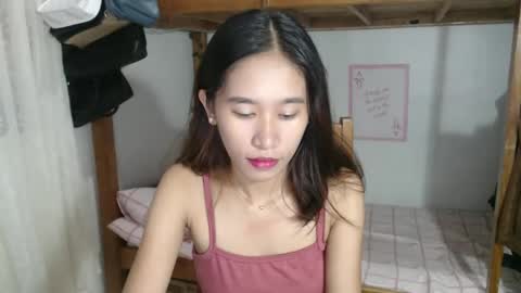 Snapshot of rea_petite chatting on 09/26/25, 06:45 Yna online show from 09/26/25, 06:45