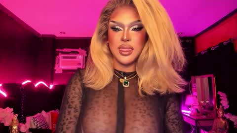 Snapshot of real_dom_phuta chatting on 11/20/25, 04:07 Miss Katrina De Futah Goddess of HELL online show from 11/20/25, 04:07